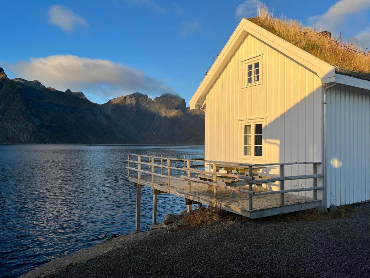 Toppoy Rorbuer Hotel Reine Exterior photo