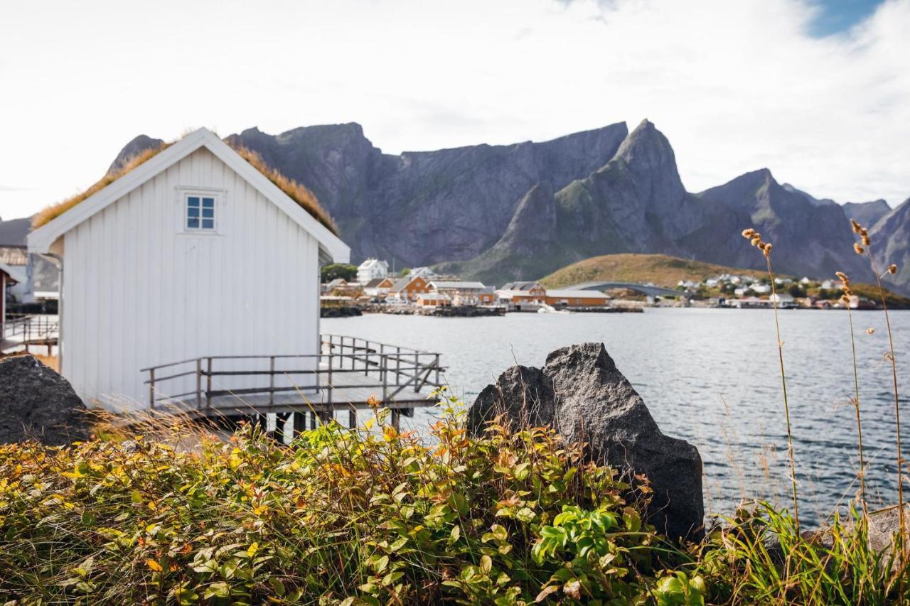 Toppoy Rorbuer Hotel Reine Exterior photo