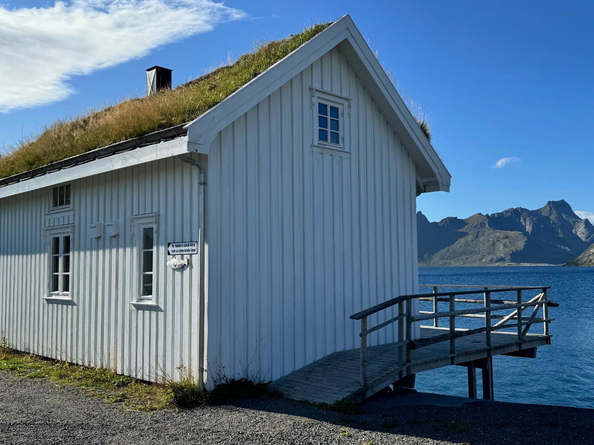 Toppoy Rorbuer Hotel Reine Exterior photo